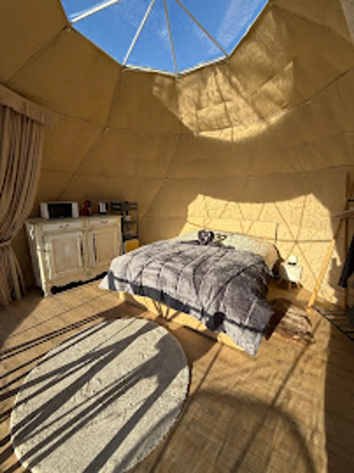 AD CONCIERGE & SERVICES - Photo 4