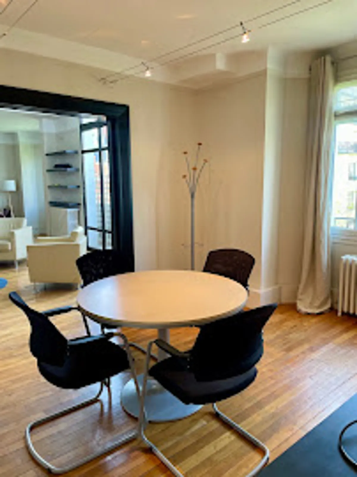 Agence Butler - Photo 3