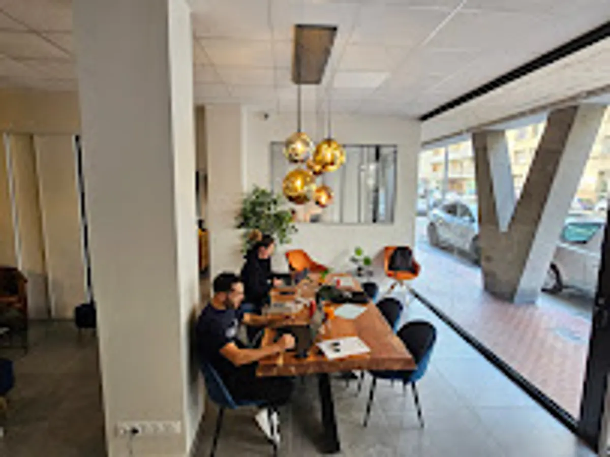 Agence immobilière Capsule Corp | Grenoble - Photo 3