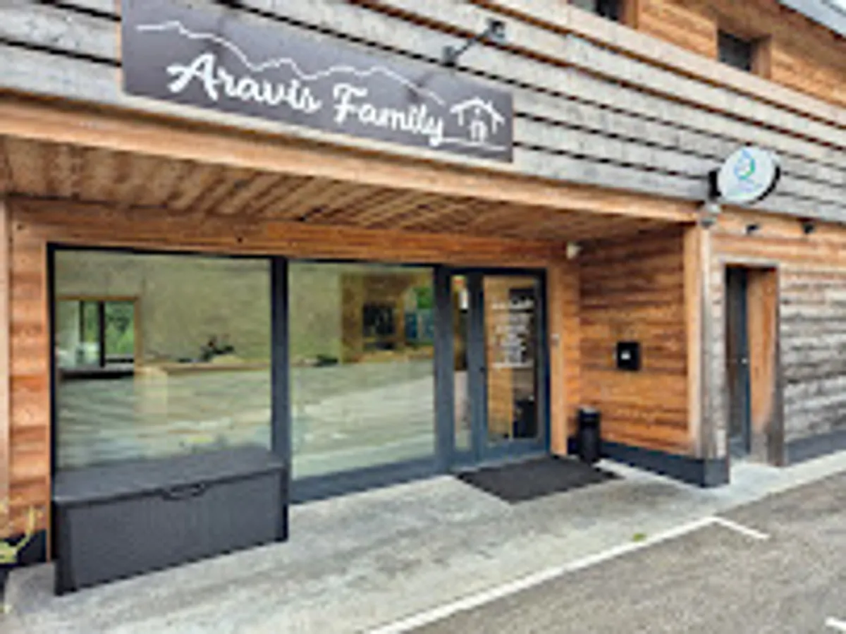 Aravis Family - Photo 2