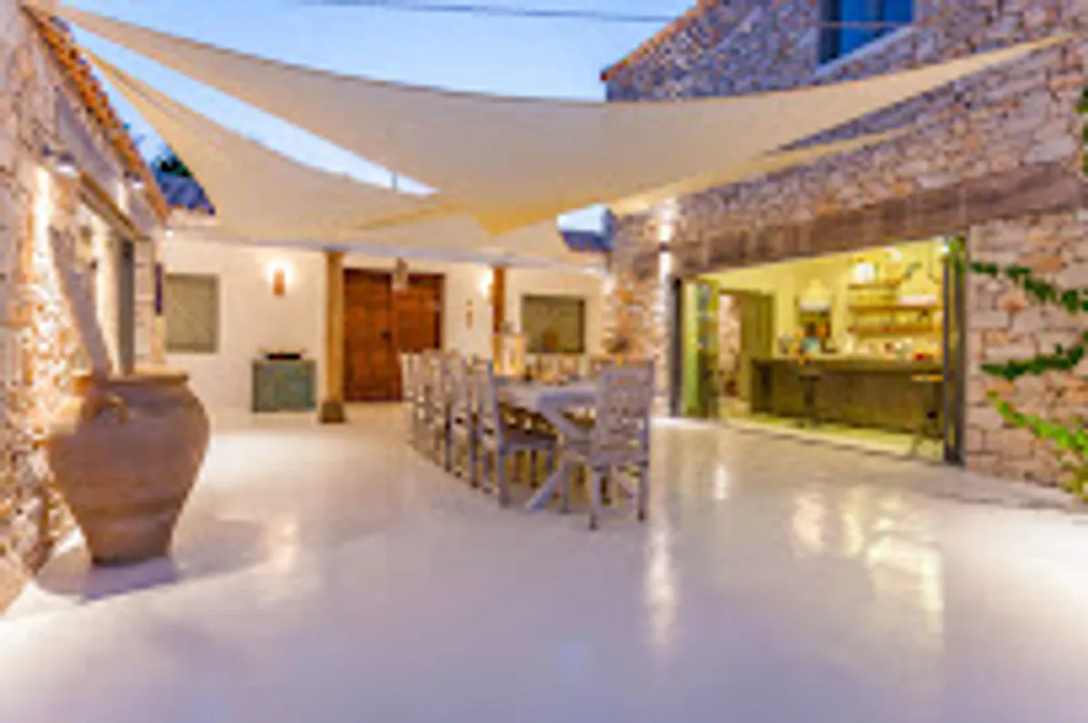 Azur Sisters Services | Conciergerie | Ménage Airbnb à Cannes, Antibes, Biot, Juan-les-pins, Mougins, Valbonne... - Photo 5