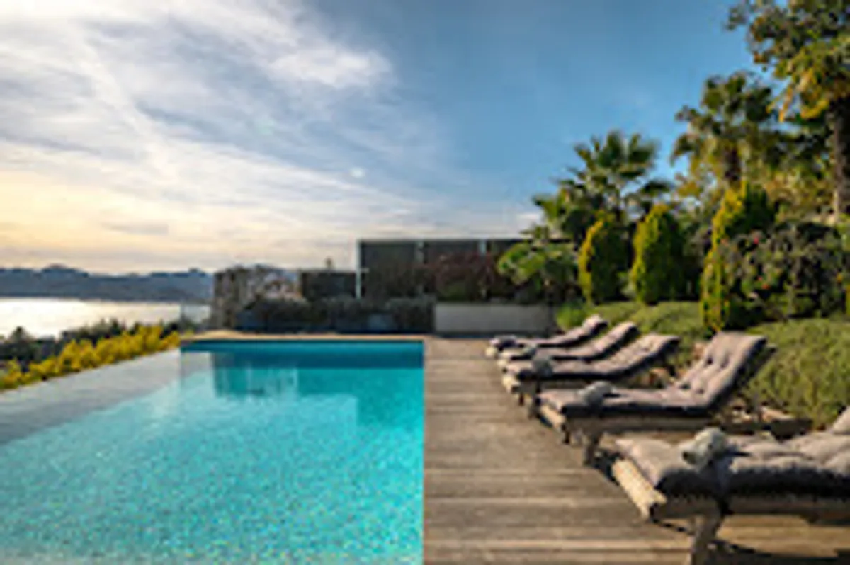 Blue Estate Agency - Photo 2