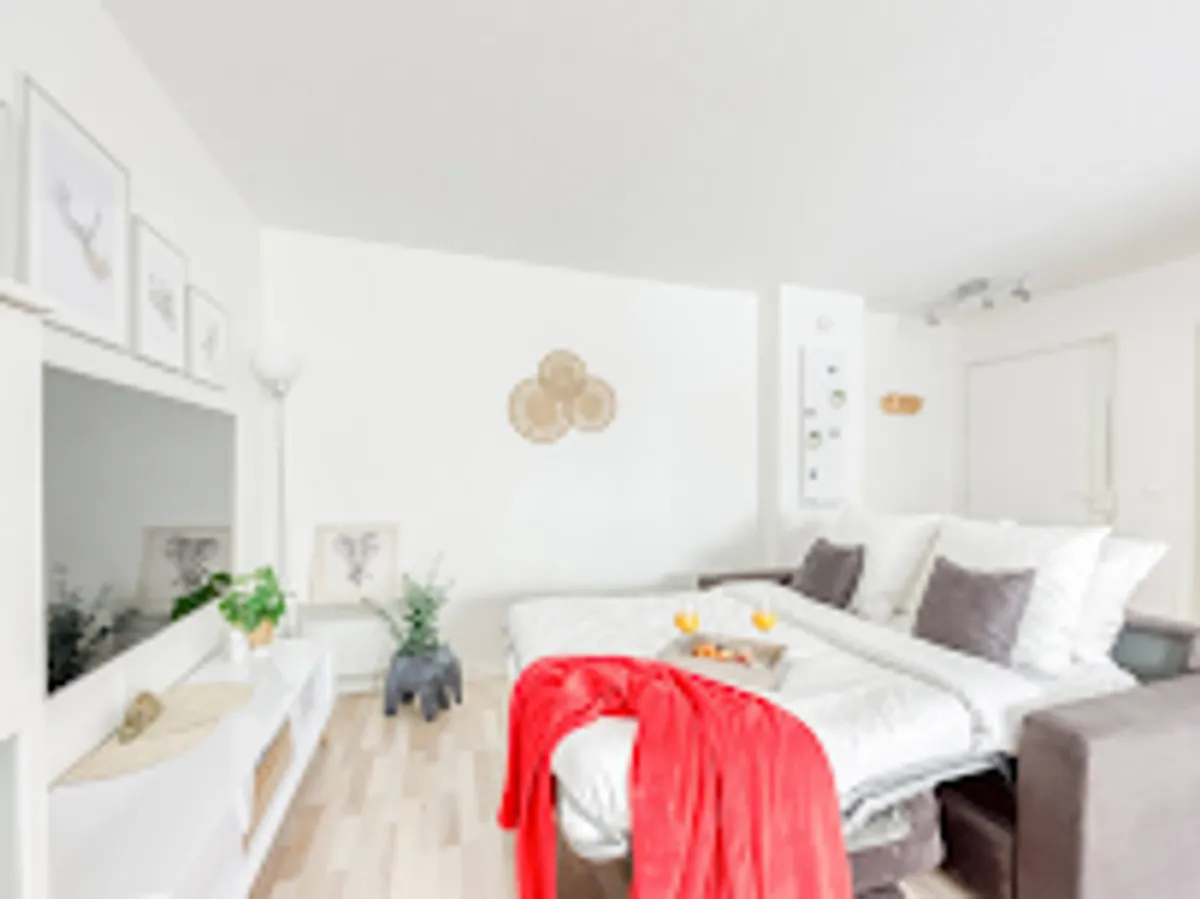 Cocoon House - Photo 2