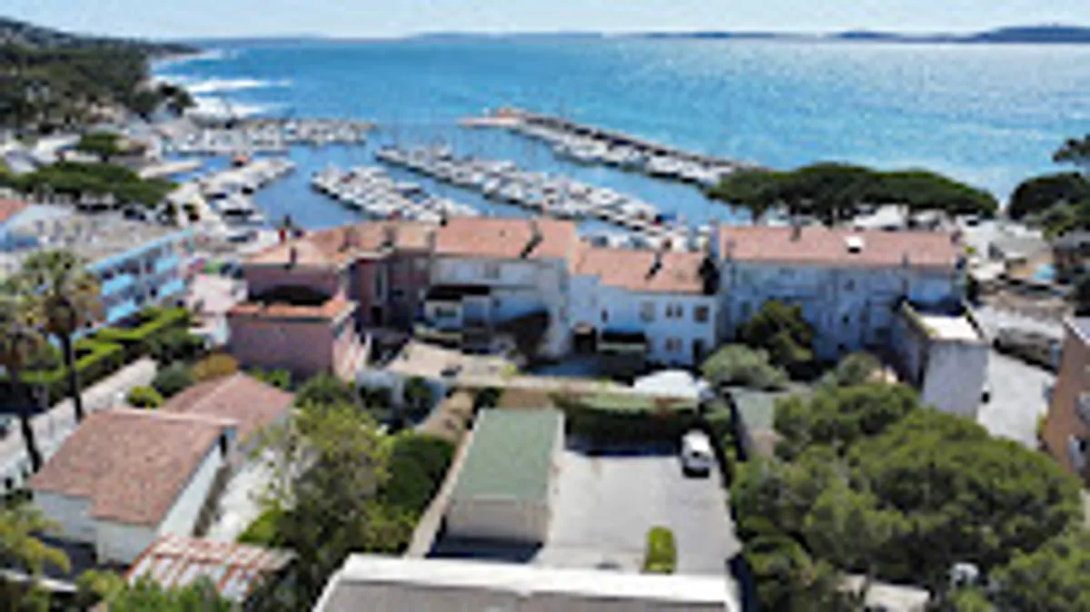 La Conciergerie du Rivage - GESTION LOCATIONS SAISONNIÈRES À CARQUEIRANNE, HYÈRES ET PRESQU'ÎLE DE GIENS, LE PRADET - Photo 5