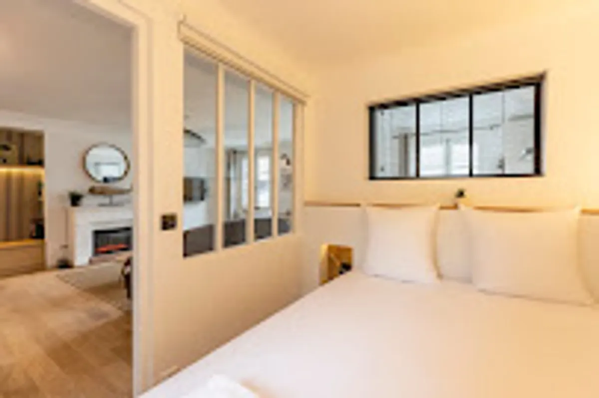 La petite source, rue Haute à Honfleur - Photo 2