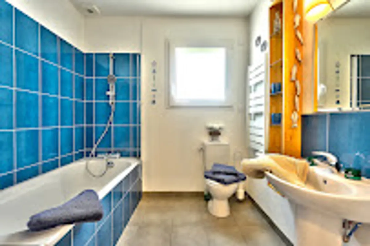 LocaLise - Location de vacances au Guilvinec et à Léchiagat + nettoyage de bureau ou espace commun en pays Bigouden. - Photo 3