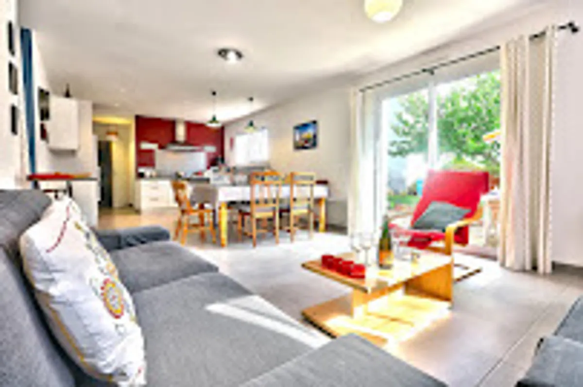 LocaLise - Location de vacances au Guilvinec et à Léchiagat + nettoyage de bureau ou espace commun en pays Bigouden. - Photo 5