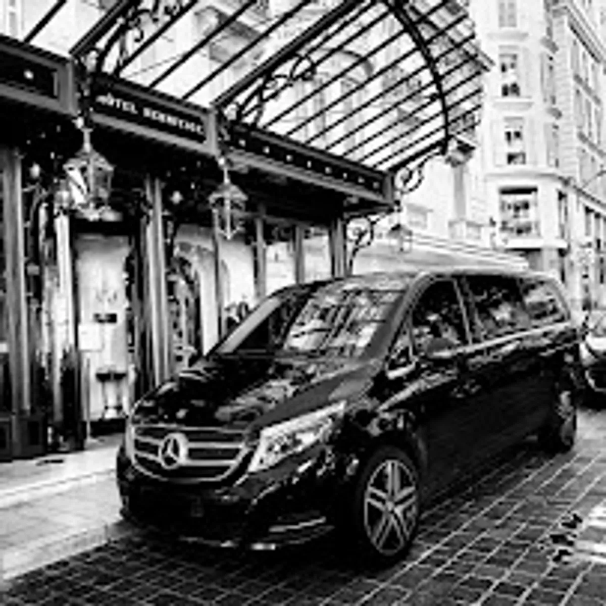 LUXURY CONCIERGE - Photo 2