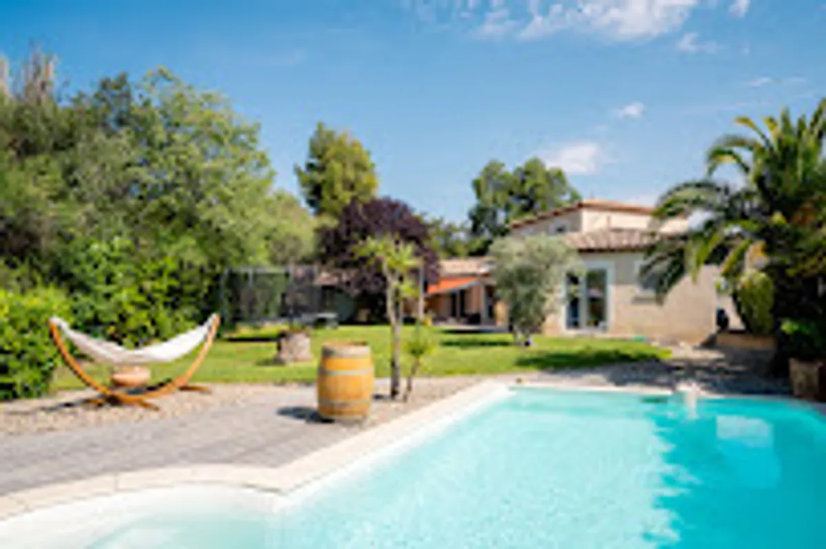 Mademoiselle Conciergerie