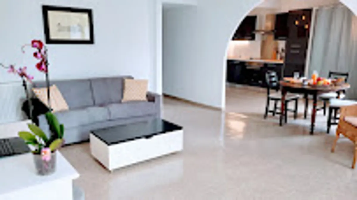 Residadigne - Location meublée avec garage - Photo 9