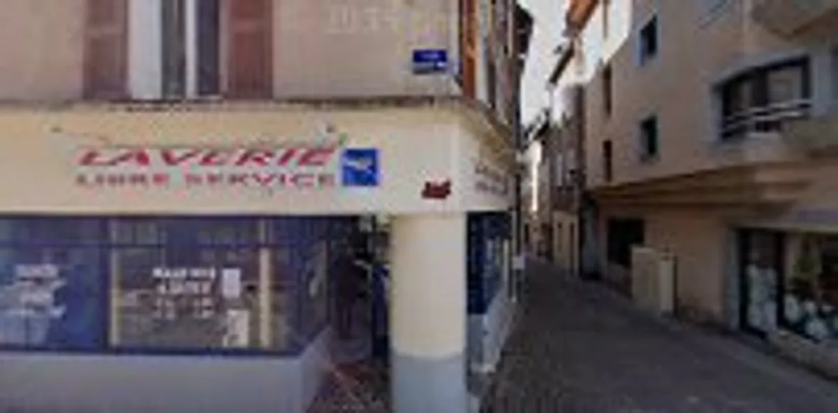 SACREE LAVERIE - Photo 2