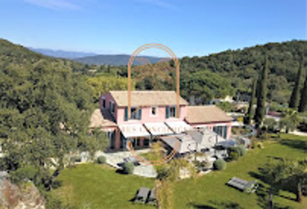 SAS Hyères Conciergerie - GESTION LOCATIONS SAISONNIÈRE CARQUEIRANNE, HYÈRES, LE PRADET - Photo 3