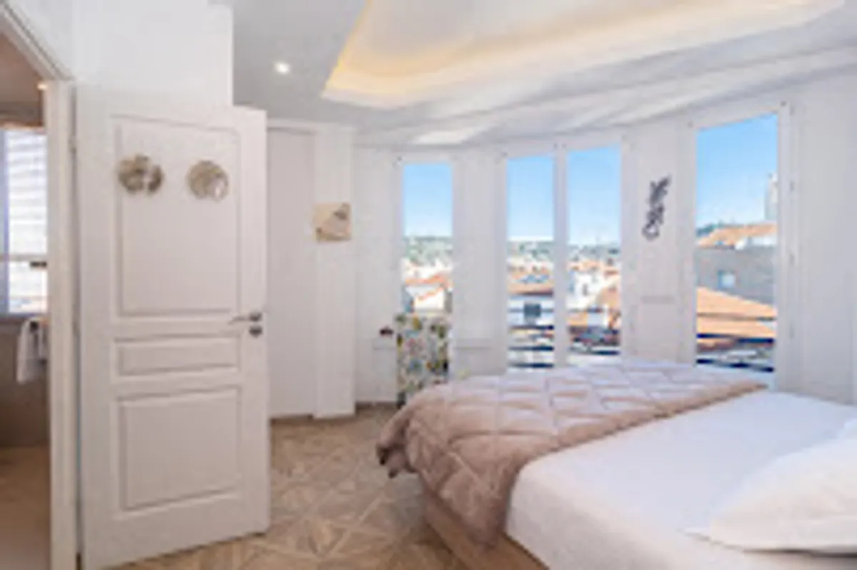 Seasonal Apartments Rentals & Conciergerie. House manager in Cannes "Cannes We Help You" - Photo 5
