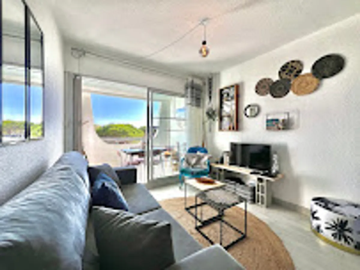 WelcomeHost - Photo 2