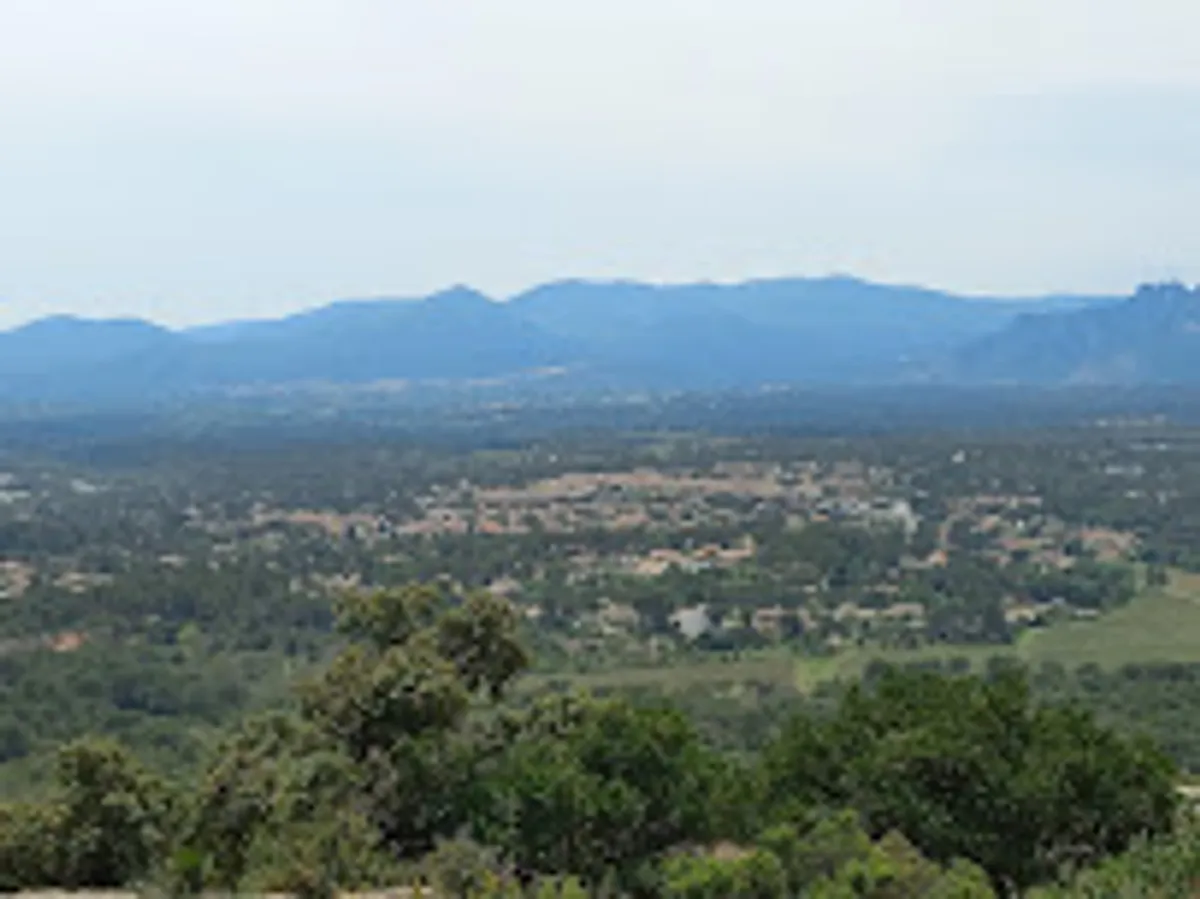 YourHostHelper - Conciergerie Bagnols-en-Forêt - Photo 2