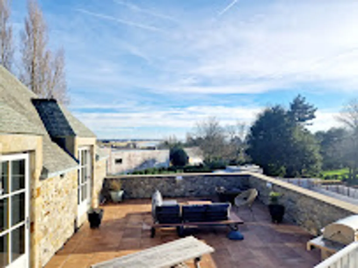 YourHostHelper - Cherbourg Concierge - Photo 2