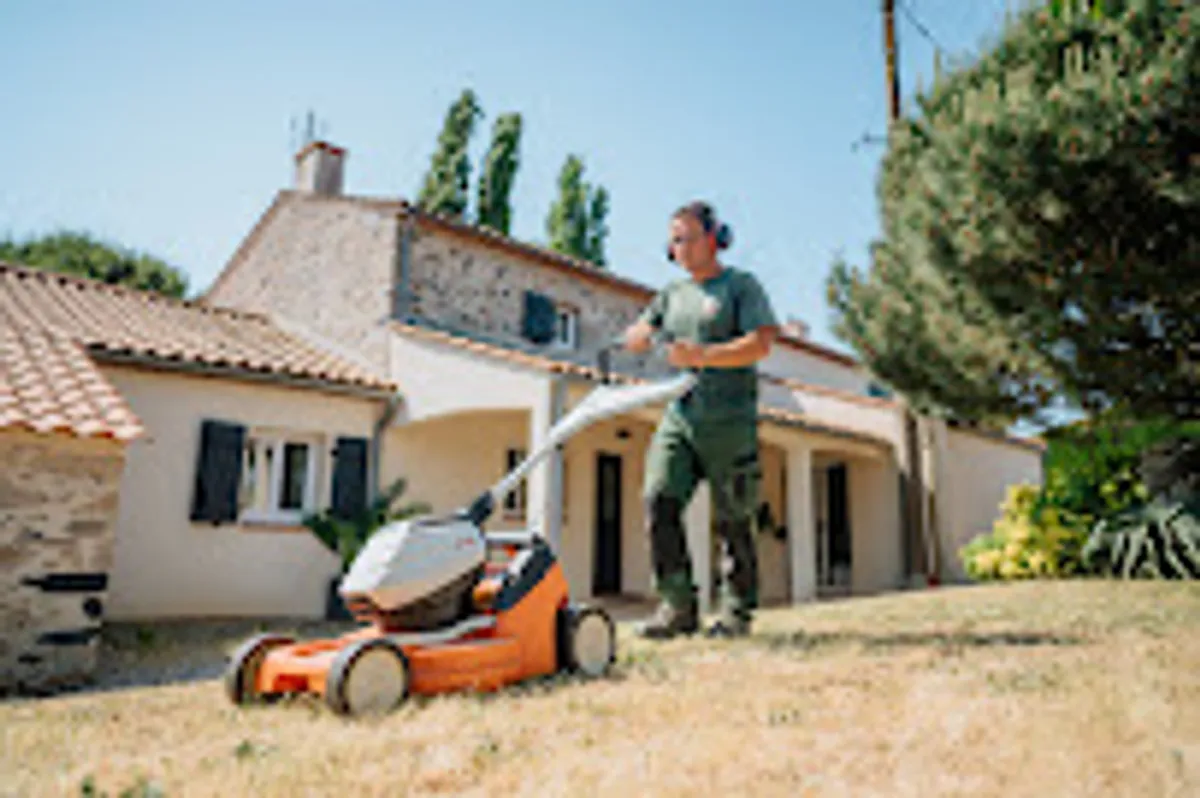 Maison et Services Bouchemaine | Ménage, repassage, jardinage, nettoyage de vitres - Photo 2
