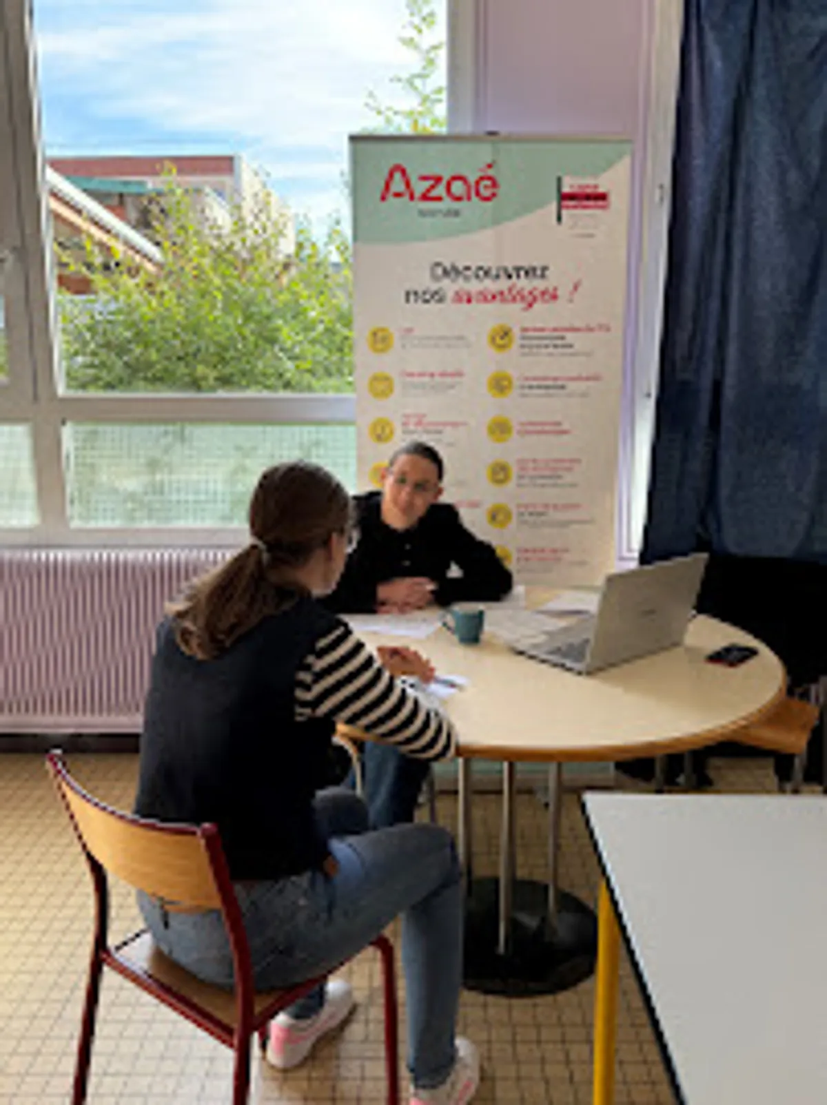 Azaé Lens - Photo 2