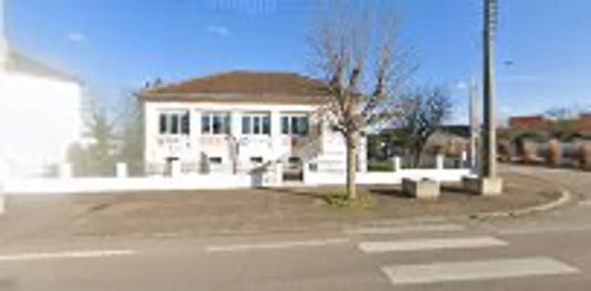 Maison et Services Troyes | Ménage, repassage, jardinage, nettoyage des vitres - Photo 5