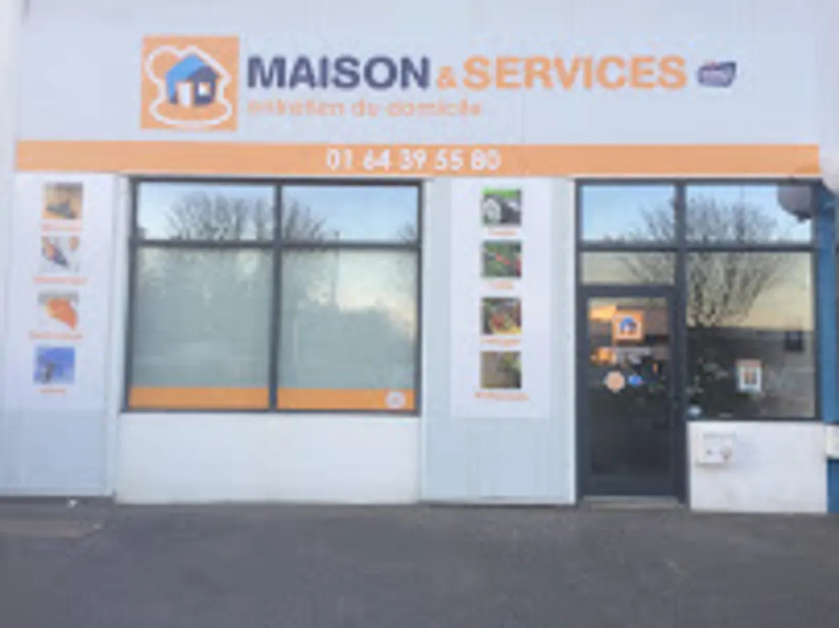 Maison et Services Melun | Ménage, repassage, jardinage, nettoyage des vitres - Photo 5