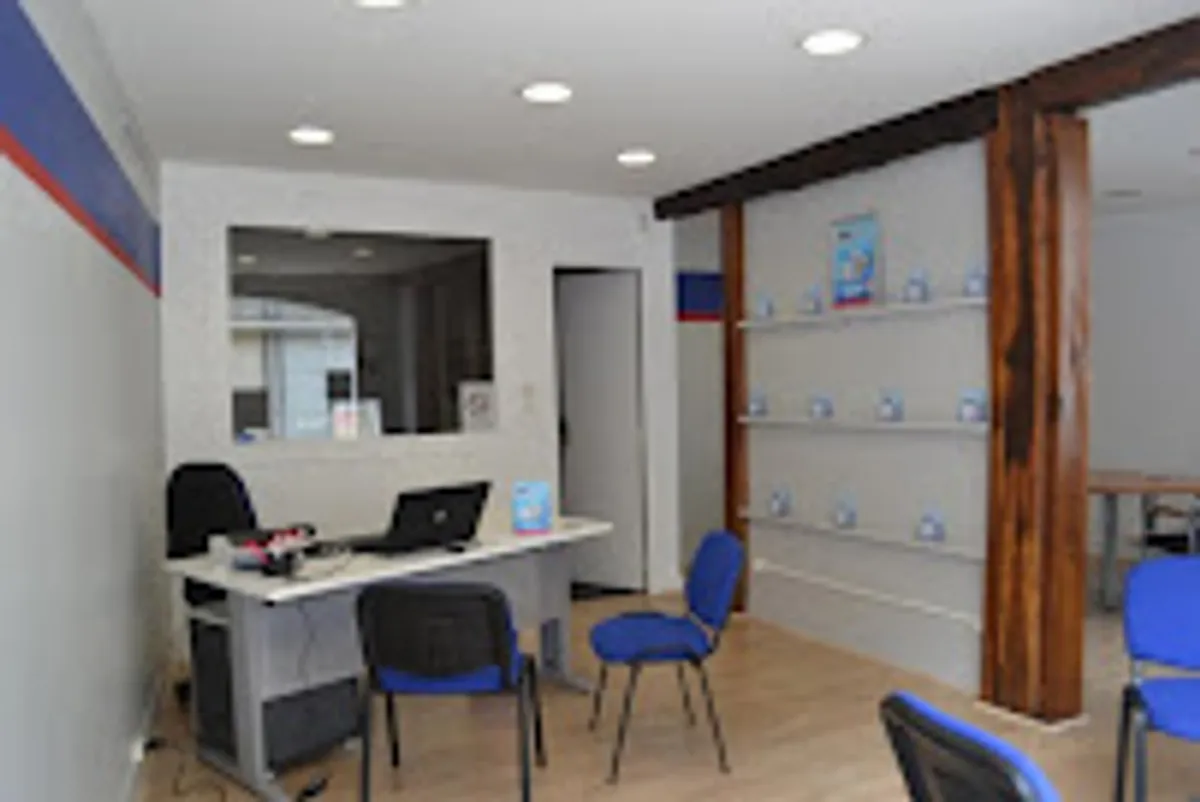 Centre Services Blois - Ménage et Repassage - Photo 2