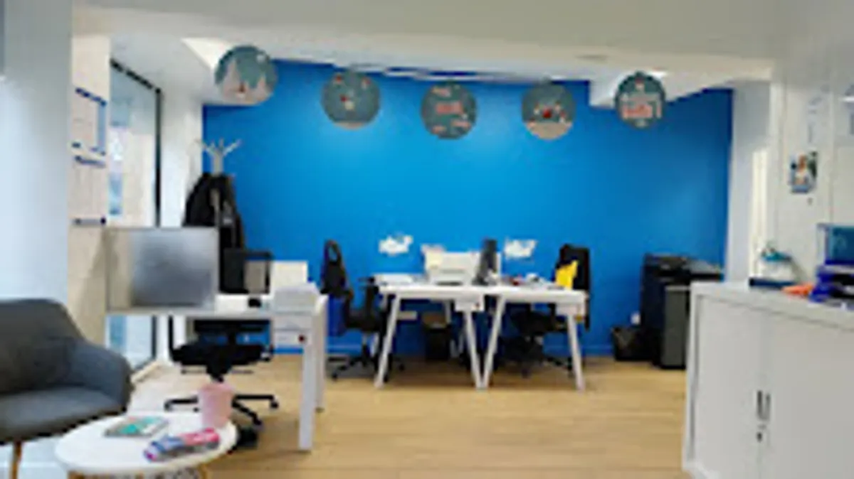 O2 Cergy Pontoise - Aide aux personnes âgées, Ménage à domicile et Garde d'enfants - Photo 2