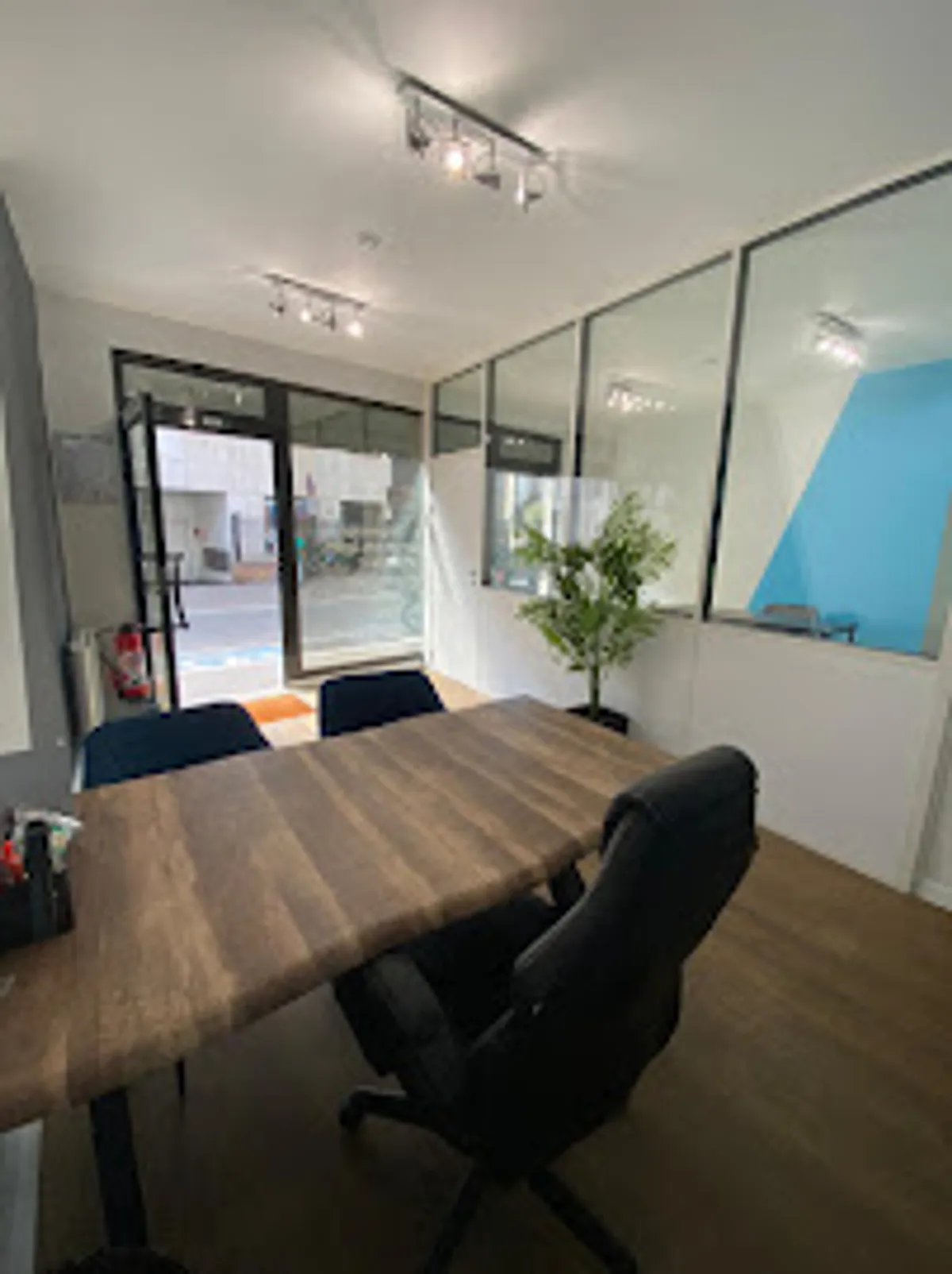 Ménage et repassage à domicile - Centre Services Boulogne-Billancourt - Photo 9