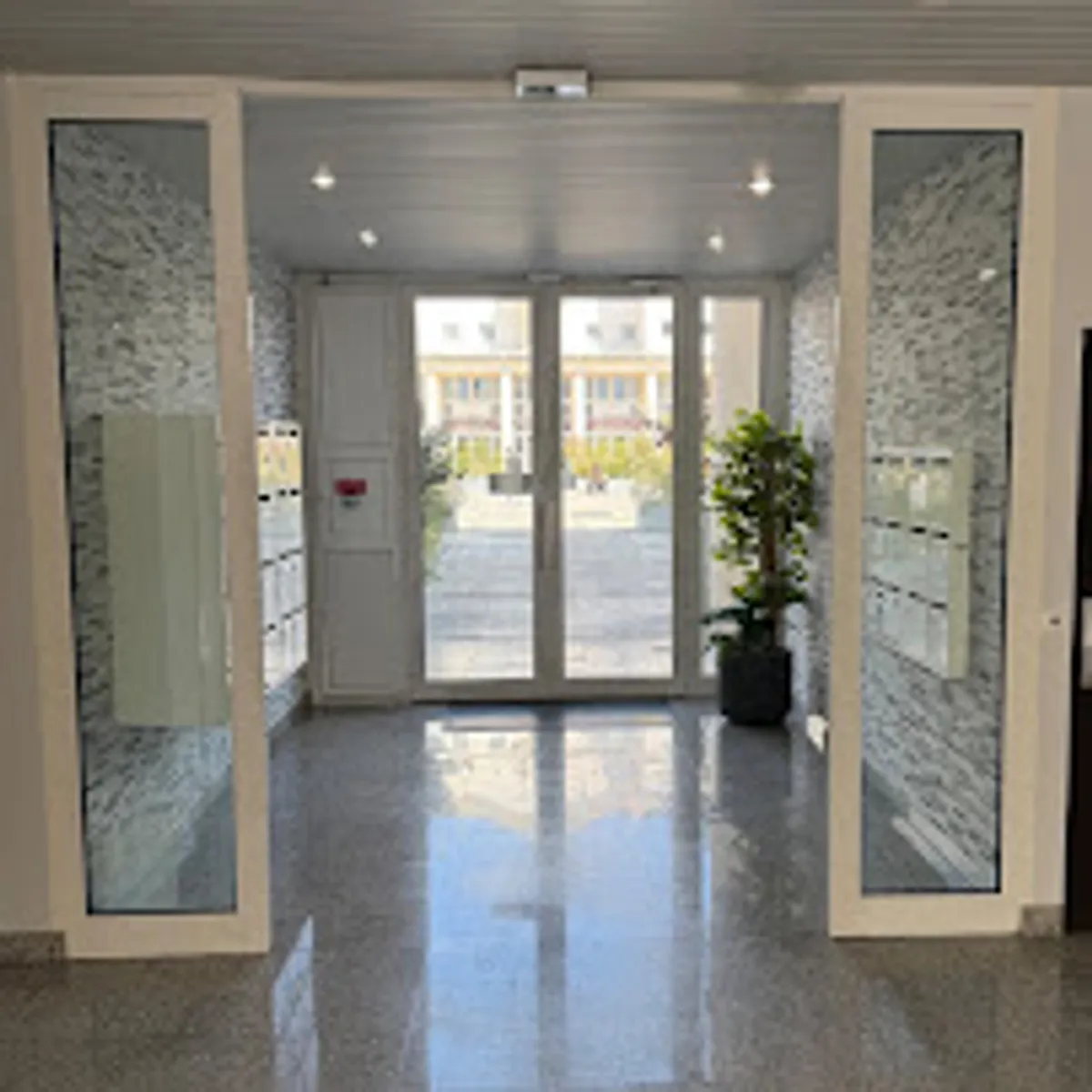 Agence O2 Marne la Vallée - Services à domicile - Photo 2