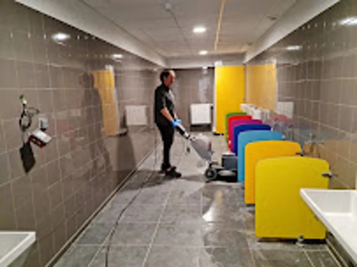 CES SARL (Compagnie d'Entretien et de Services) - Photo 7
