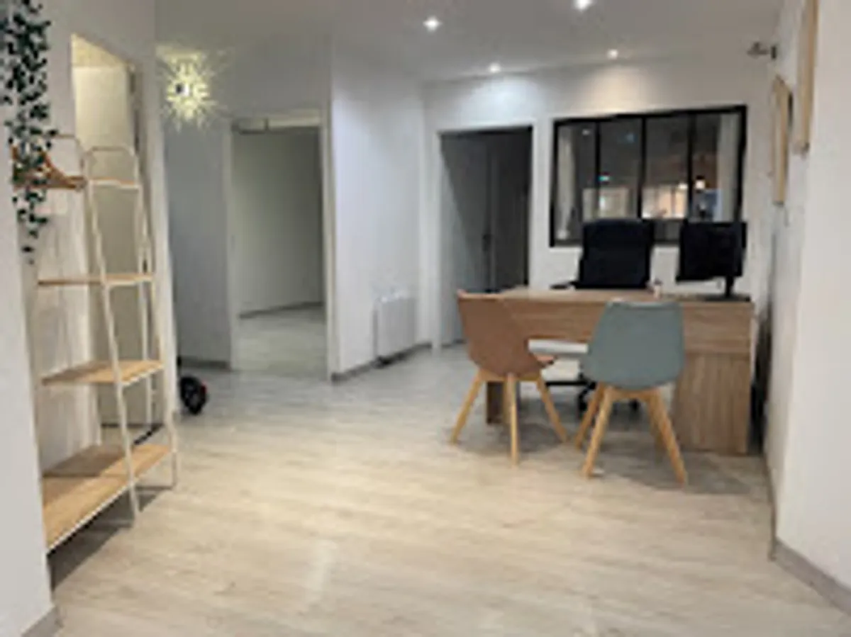 VIVASERVICES Clermont-Ferrand | Service d'aide à domicile, Ménage, aide aux personnes âgées, Jardinage