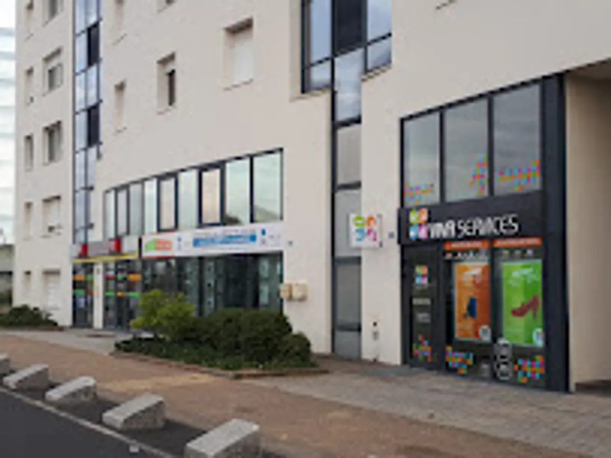 VIVASERVICES Poitiers - Châtellerault I Ménage, Repassage, Garde d'enfants, Aide aux personnes âgées et handicapées - Photo 3