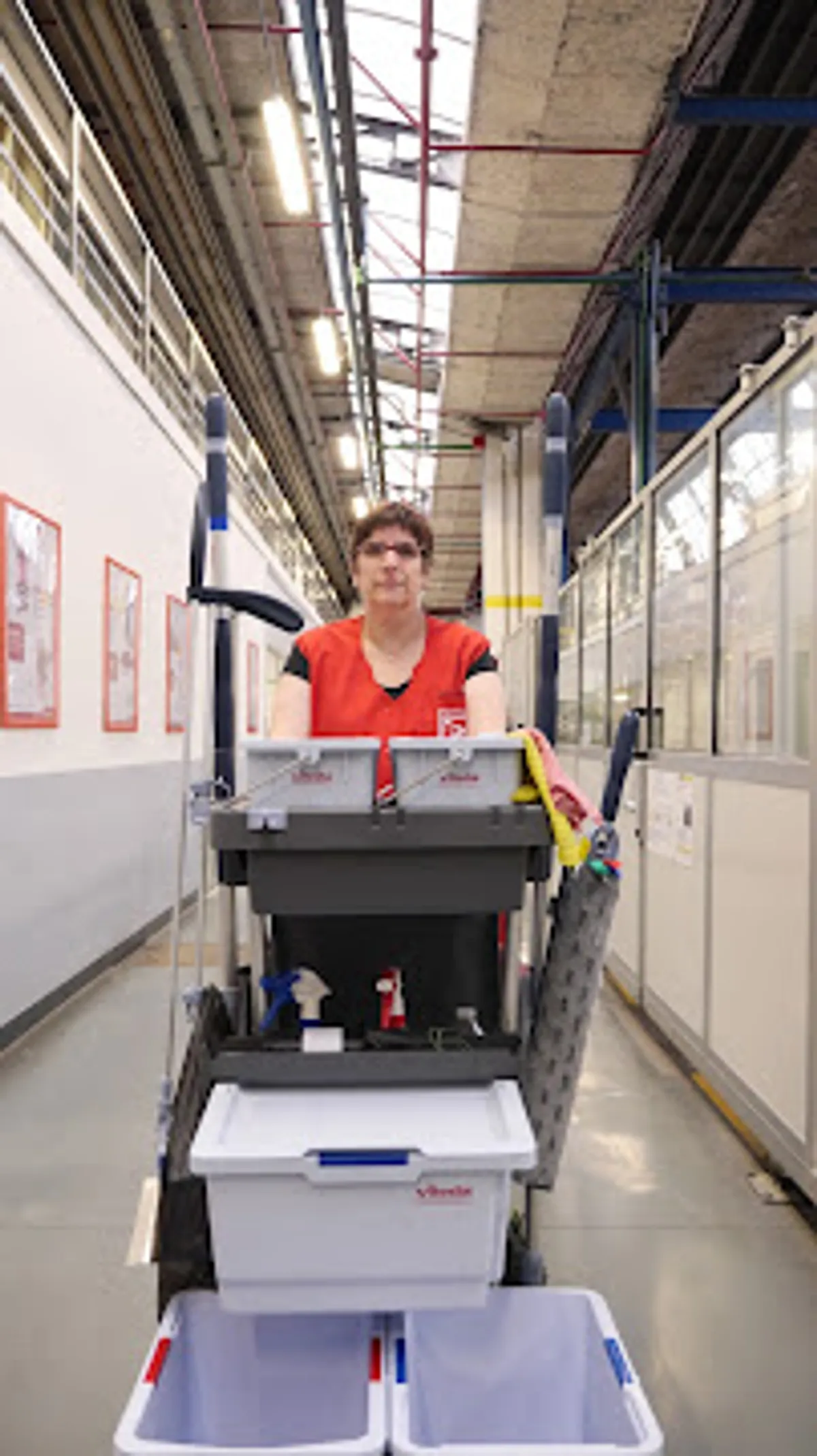 HMS - Haute Mayenne Services Propreté | Nettoyage professionnel à Mayenne (bureaux, vitrerie, extérieurs...) 🧽 - Photo 7