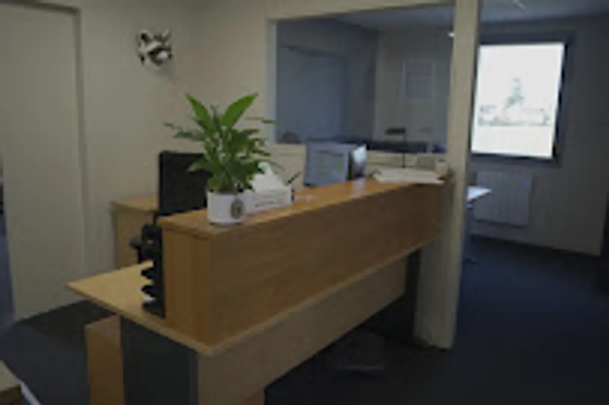 HMS - Haute Mayenne Services Propreté | Nettoyage professionnel à Mayenne (bureaux, vitrerie, extérieurs...) 🧽 - Photo 8