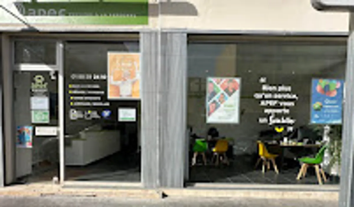 APEF Courbevoie - Aide à domicile, Ménage, Jardinage et Garde d'enfants - Photo 3