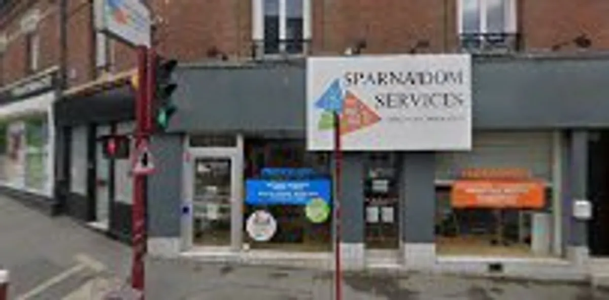 SPARNA’DOM Services - Aide à domicile, ménage, jardinage, nettoyage de vitres, séniors - Photo 2