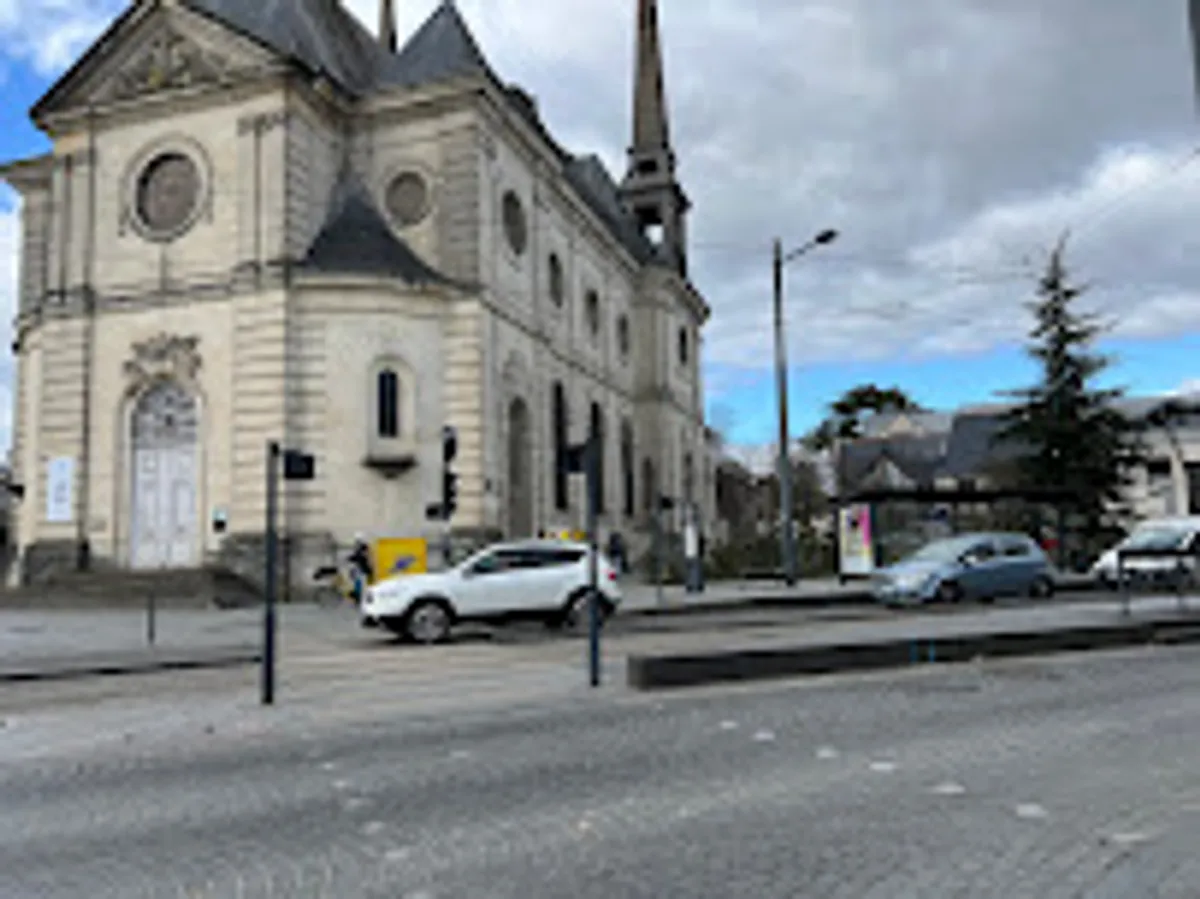 VIVASERVICES Tours Nord | Ménage, repassage, aide à domicile - Photo 4