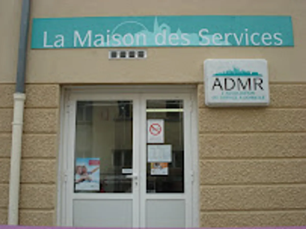 ADMR CHATEAUNEUF SUR ISERE - Photo 2