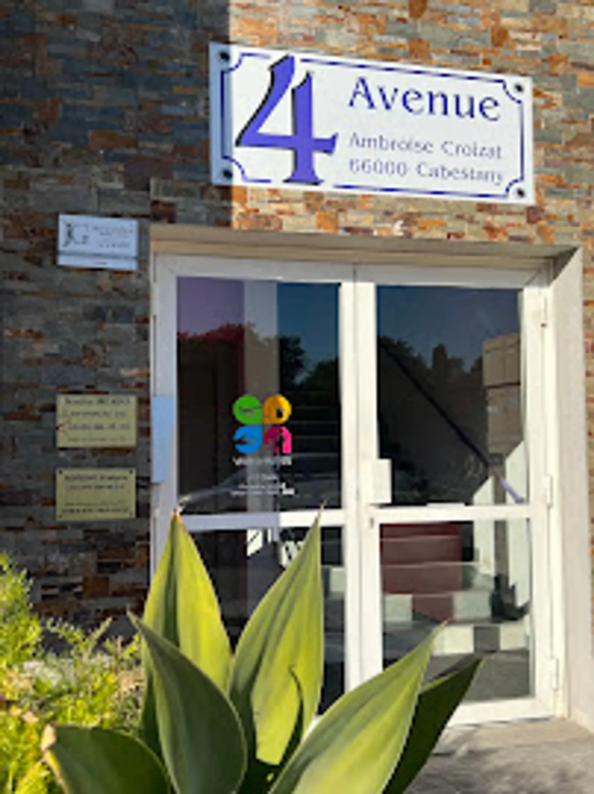 VIVASERVICES PERPIGNAN & CABESTANY - Ménage, Garde d'enfants, Aide aux personnes âgées et handicapées, Jardinage, Bricolage - Photo 4