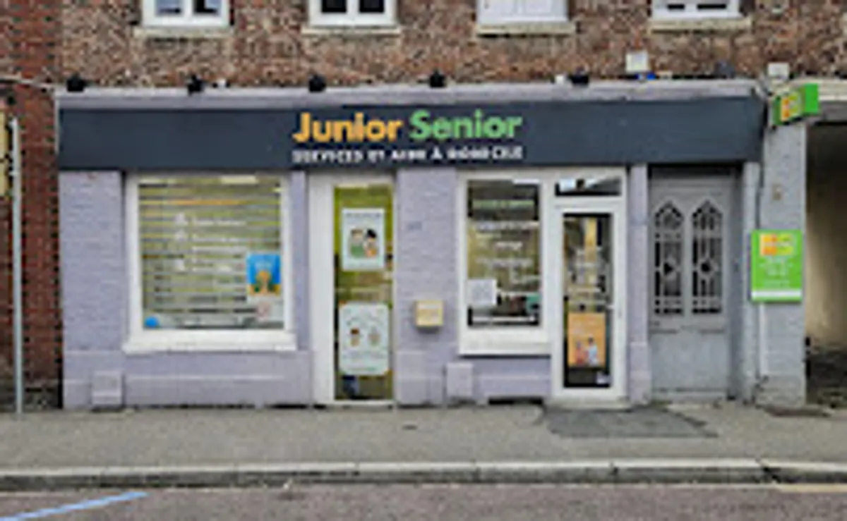 Junior Senior - Photo 2