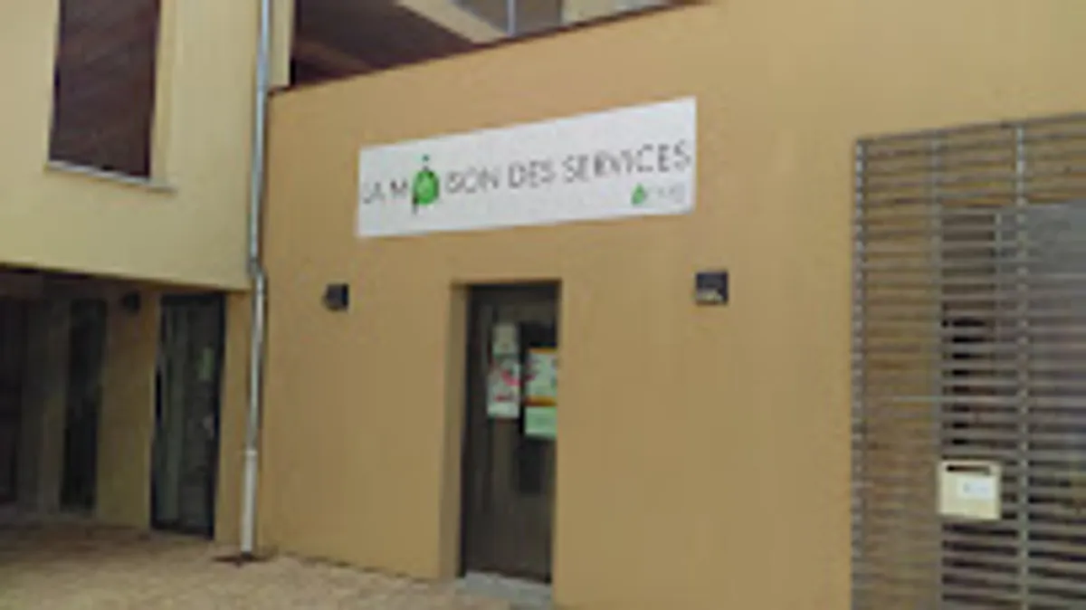 ADMR Saint Symphorien de Lay - Photo 2