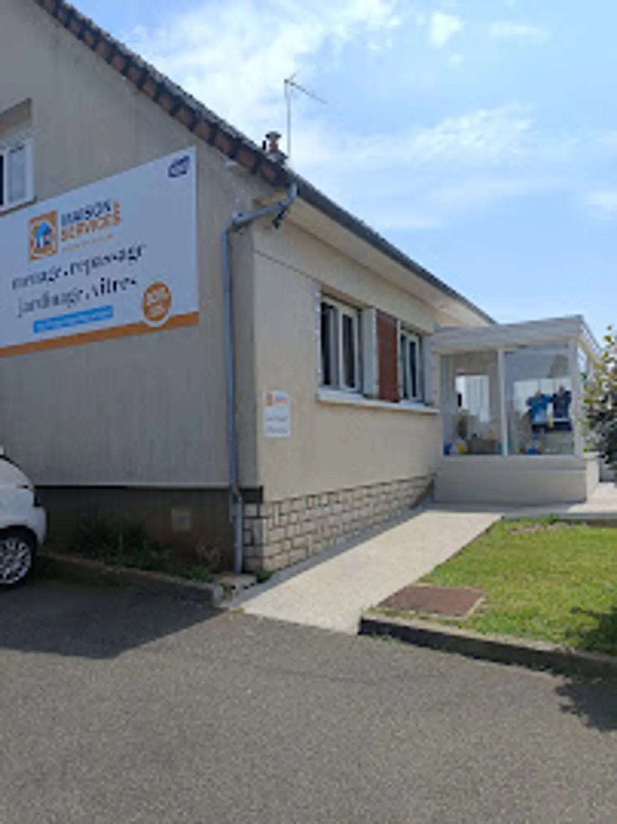 Maison et Services Le Mans Zone Nord | Ménage, repassage, jardinage, nettoyage de vitres - Photo 2