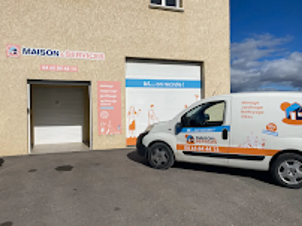 Maison et Services Lyon Est | Ménage, repassage, jardinage, nettoyage de vitres - Photo 3