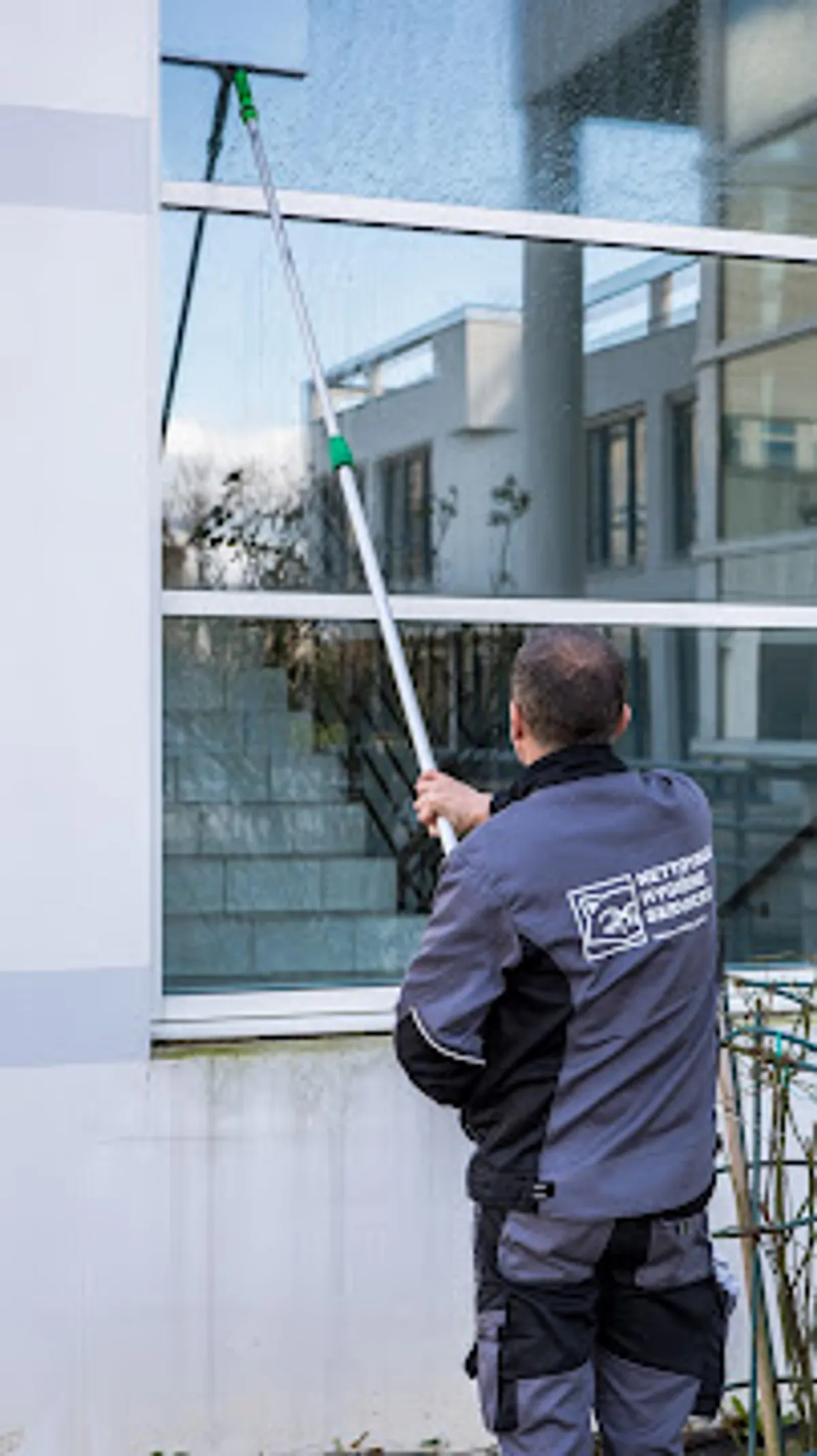 VPS | Nettoyage professionnel aux Herbiers ( Bureaux, vitres, extérieurs...)🧽 - Photo 6