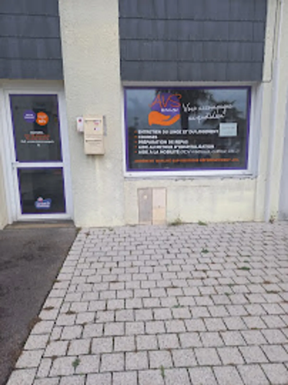 AVS SERVICES PLOEMEUR