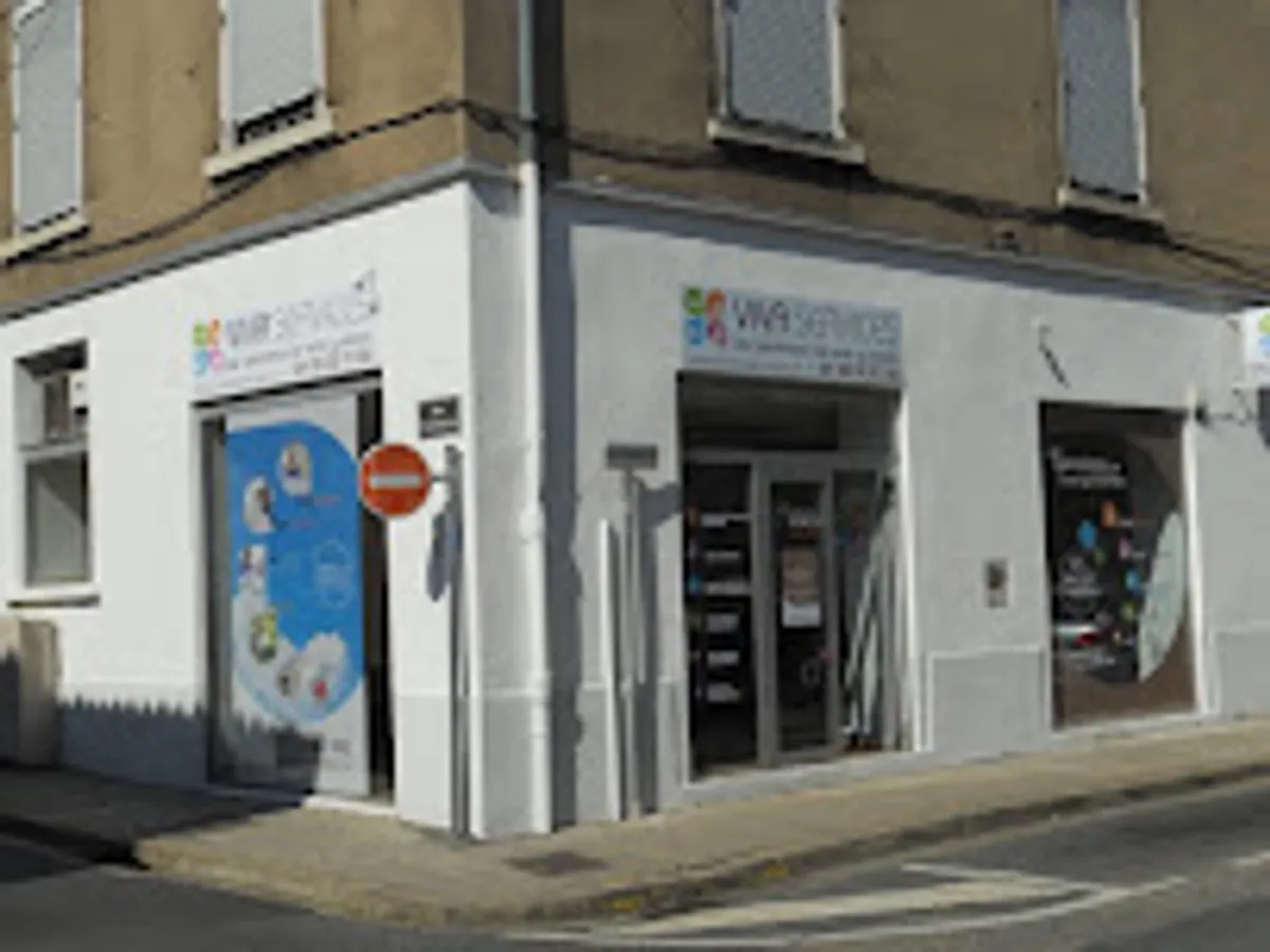 VIVASERVICES VILLEFRANCHE-SUR-SAÔNE - Ménage, Aide aux personnes âgées et handicapées, Garde d’enfants, Jardinage, Bricolage