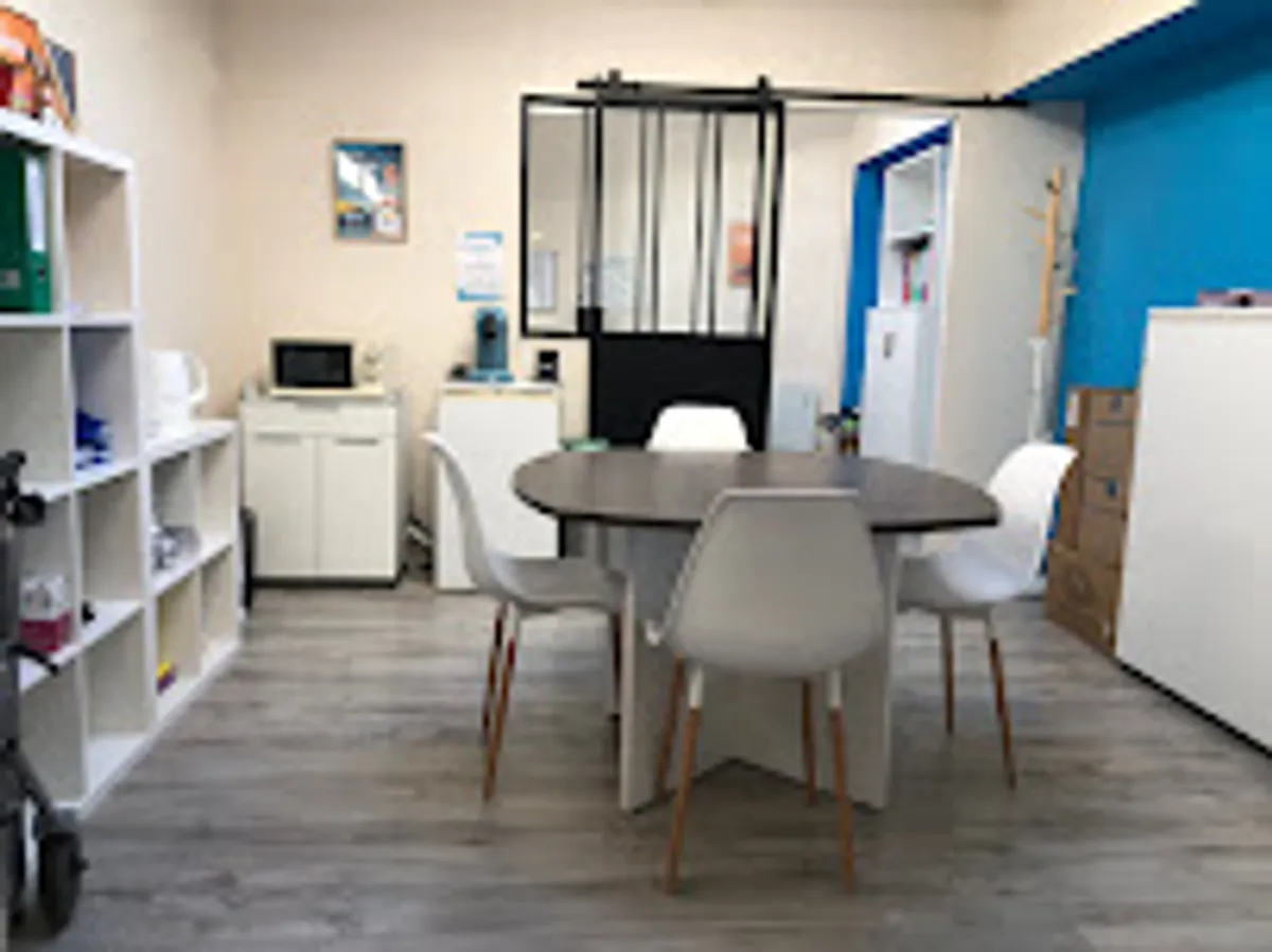 VIVASERVICES Lorient, Lanester - Ménage, Jardinage, Aide aux personnes âgées, Garde d'enfants...... - Photo 3