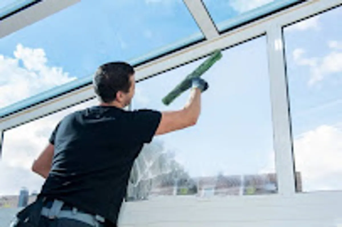 SSMultiservices Nett (Laveur de vitres, vitrines, verriéres, panneaux solaires Particuliers et Profissionels