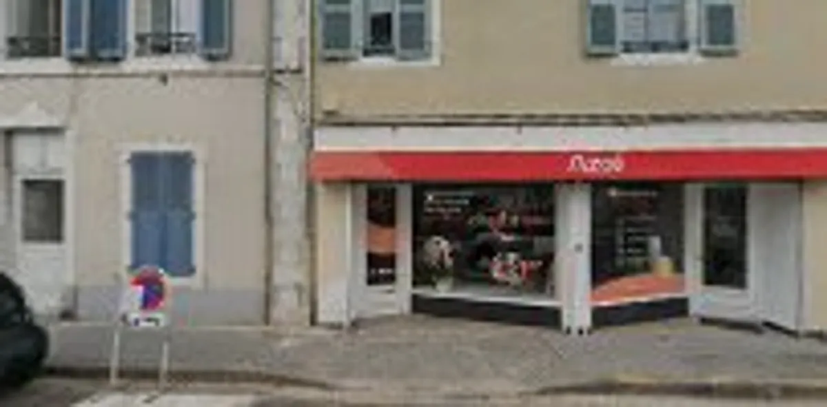 Azaé Pau