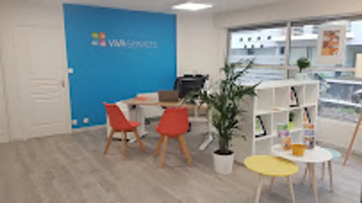 VIVASERVICES RENNES - Ménage, Aide aux personnes âgées et handicapées, Jardinage, Bricolage à Rennes - Photo 3