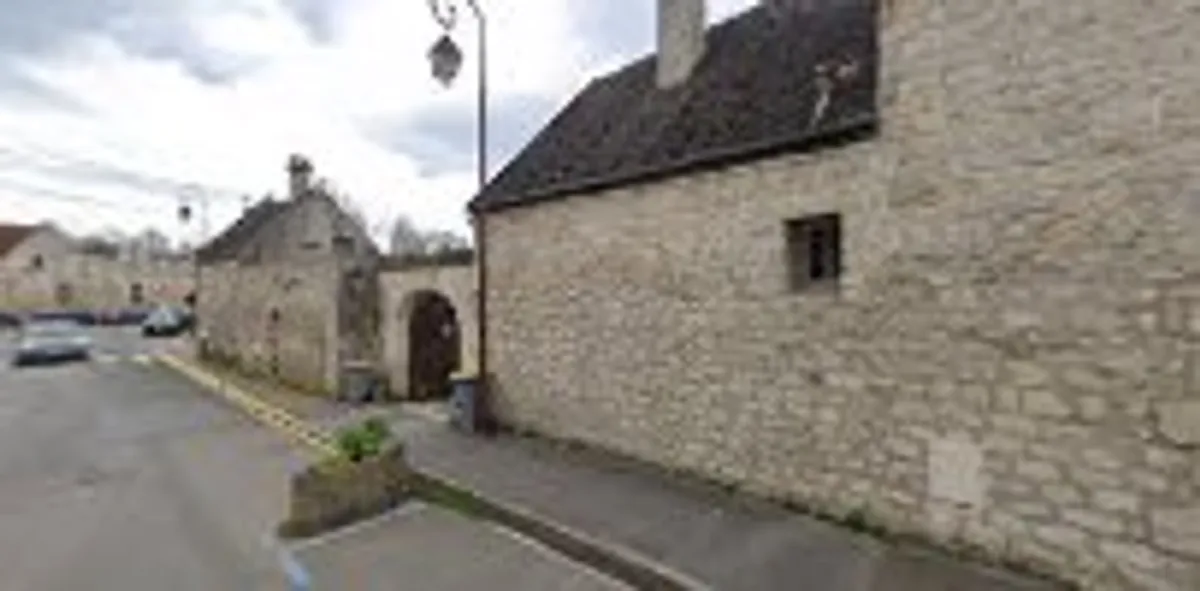 Maison et Services Luzarches | Ménage, repassage, jardinage, nettoyage des vitres - Photo 3